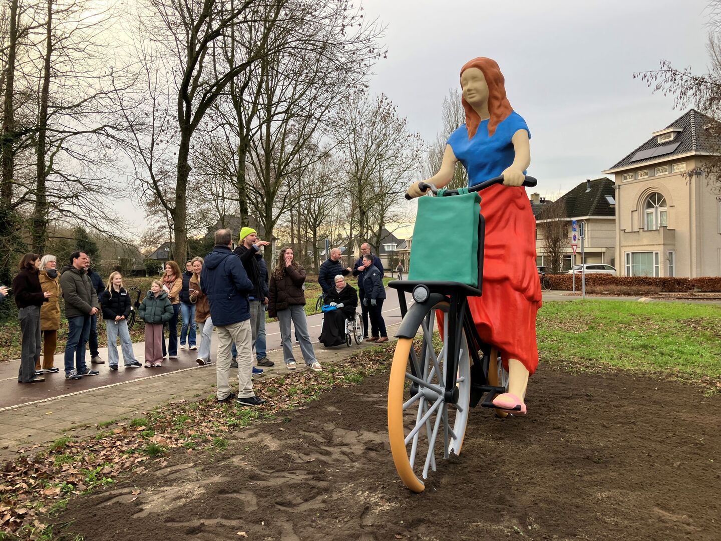 Drie nieuwe fietskunstwerken van Florentijn Hofman feestelijk onthuld in Veghel 